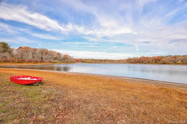 a view of an outdoor space and city view