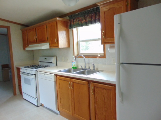 11638 West Madison Road Riverdale, MI 48877 - Photo 5 of 21 1874257-4.JPG