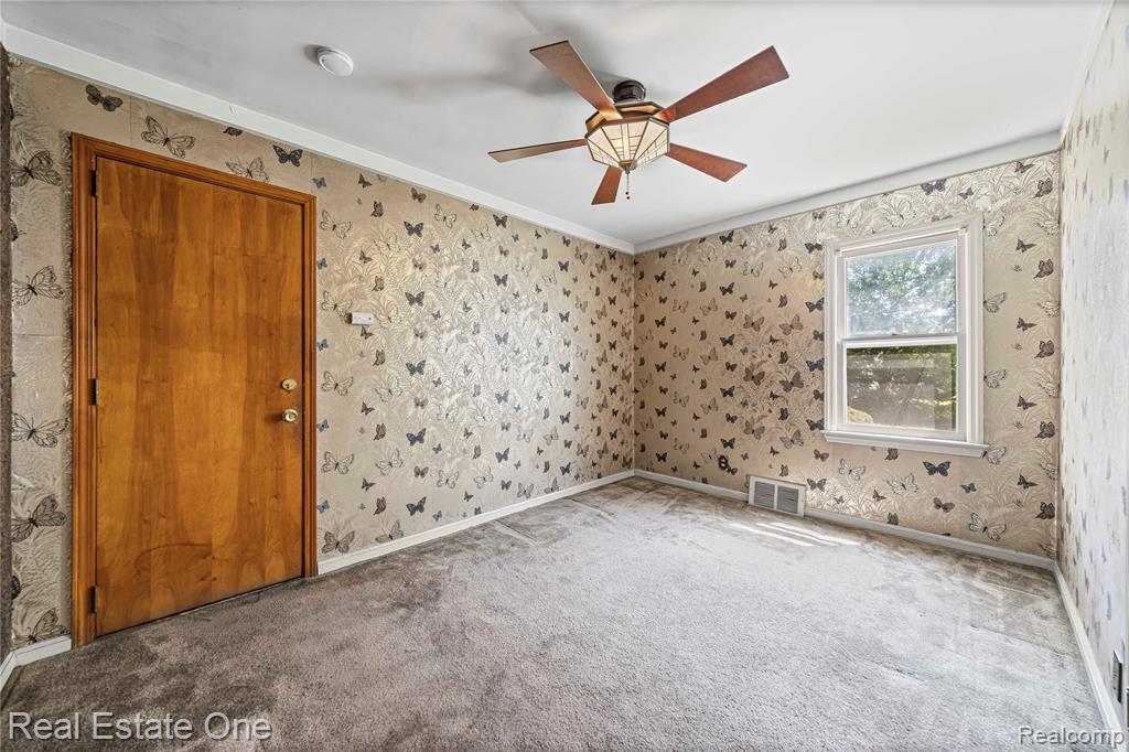 2209 Ridgemont Road Grosse Pointe Woods, MI 48236 - Photo 20 of 44