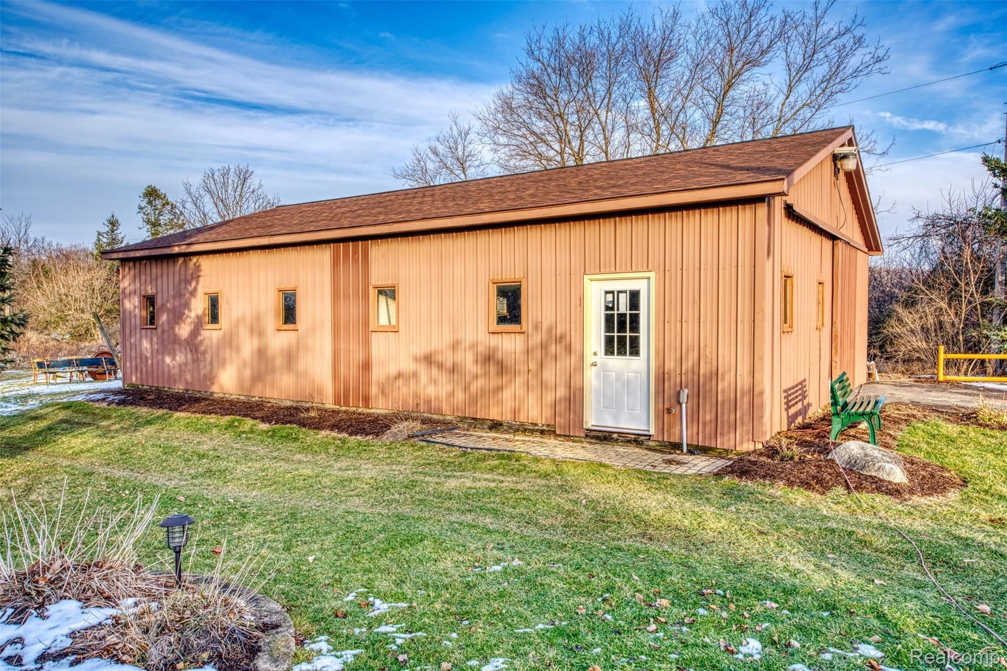 1550 Woodhaven Road Howell, MI 48855 - Photo 33 of 38 DSC00945_25.jpg