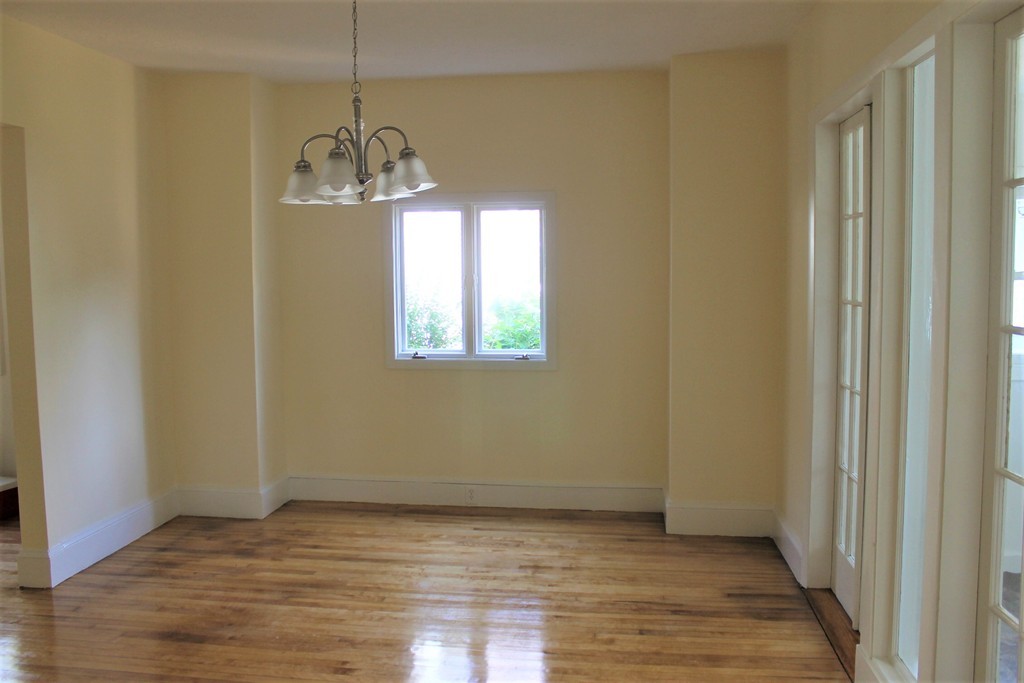 39 Brantwood Road Worcester, MA 01602 - Photo 8 of 12