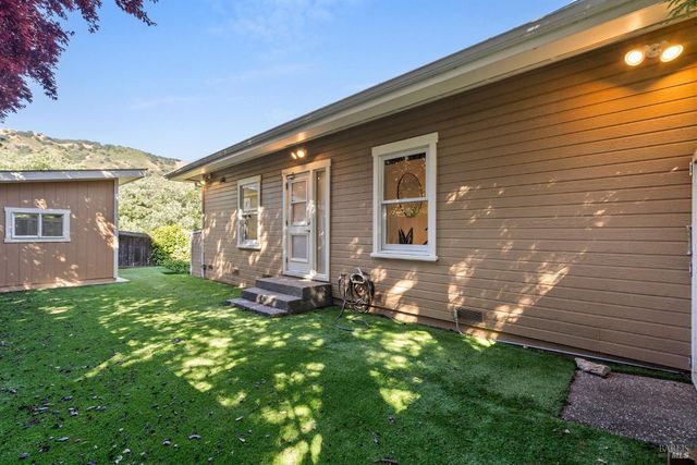 $2,950,000 | 1 Golden Lily Place, San Rafael, CA 94903