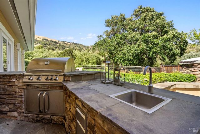 $2,950,000 | 1 Golden Lily Place, San Rafael, CA 94903