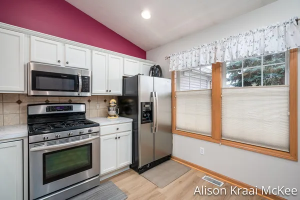 $314,900 | 5923 West Lyn Haven Drive Southeast, Grand Rapids, MI 49512