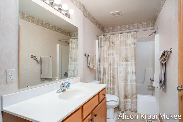 $314,900 | 5923 West Lyn Haven Drive Southeast, Grand Rapids, MI 49512