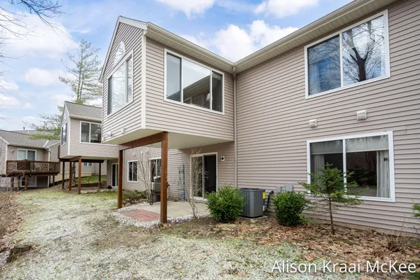 $314,900 | 5923 West Lyn Haven Drive Southeast, Grand Rapids, MI 49512