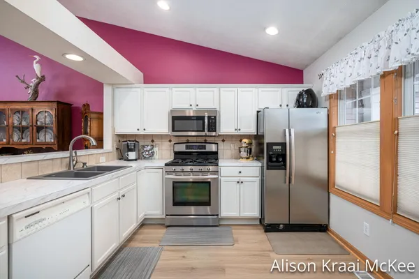 $314,900 | 5923 West Lyn Haven Drive Southeast, Grand Rapids, MI 49512