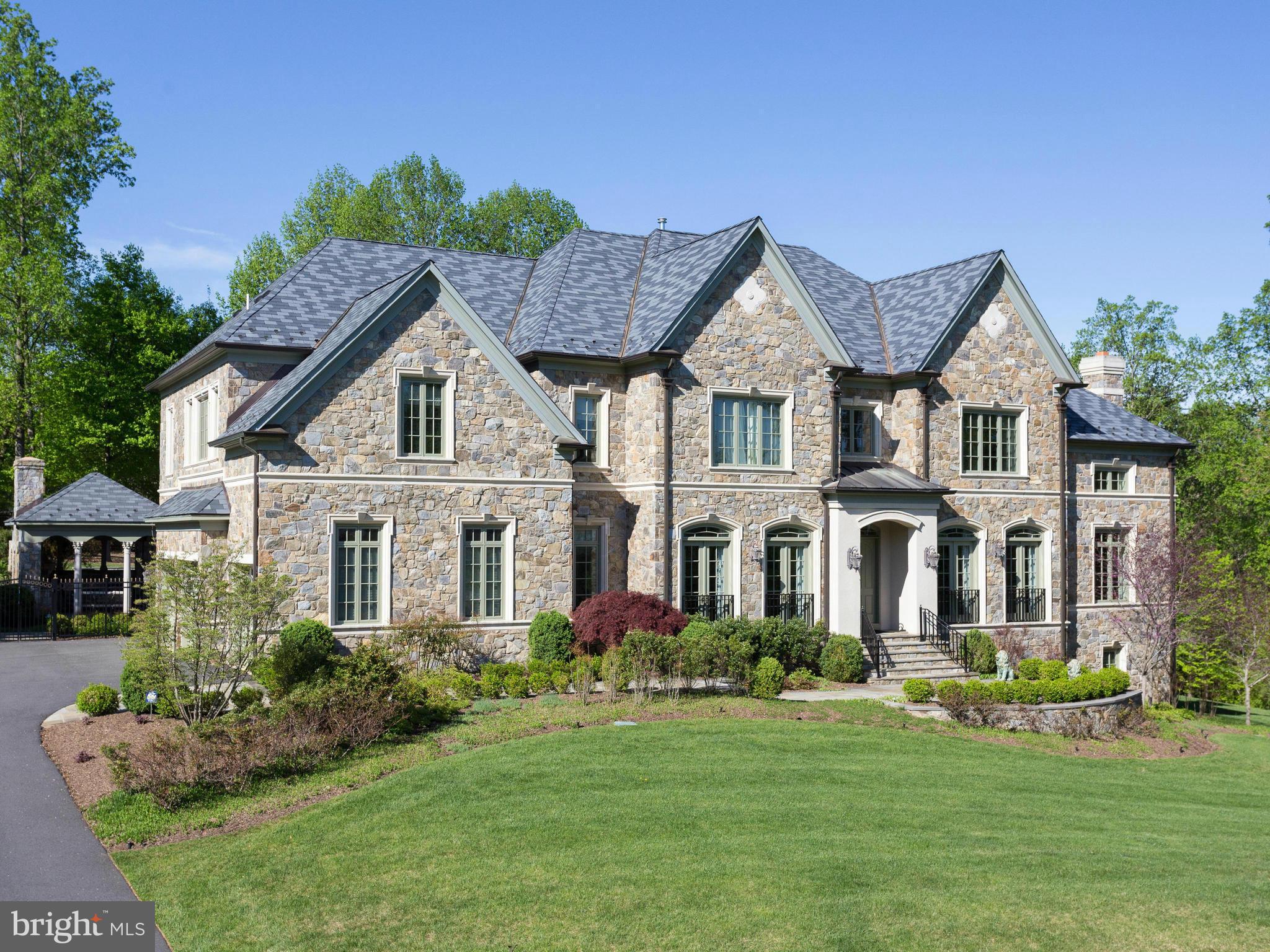 906 Georgetown Ridge Court McLean, VA 22102 - Photo 2 of 30 Exterior (Front)