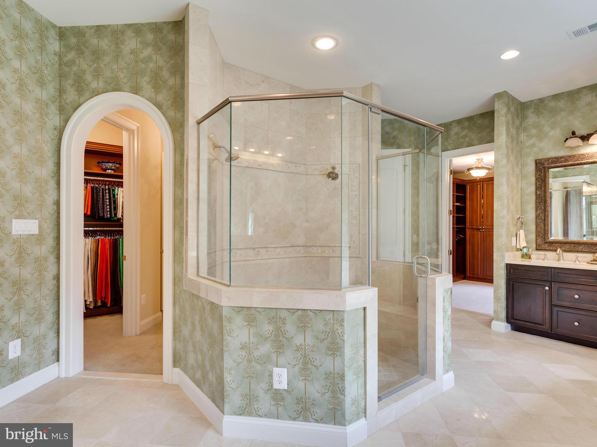 906 Georgetown Ridge Court McLean, VA 22102 - Photo 19 of 30 Bath (Master)