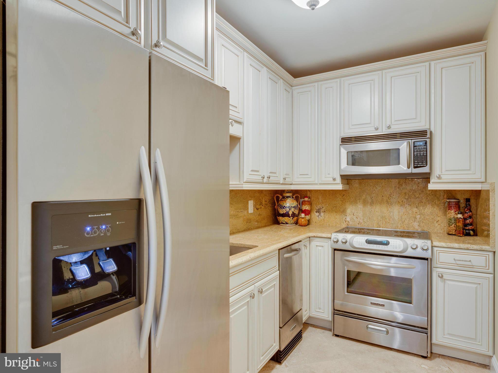 906 Georgetown Ridge Court McLean, VA 22102 - Photo 26 of 30 Lower Level Kitchen