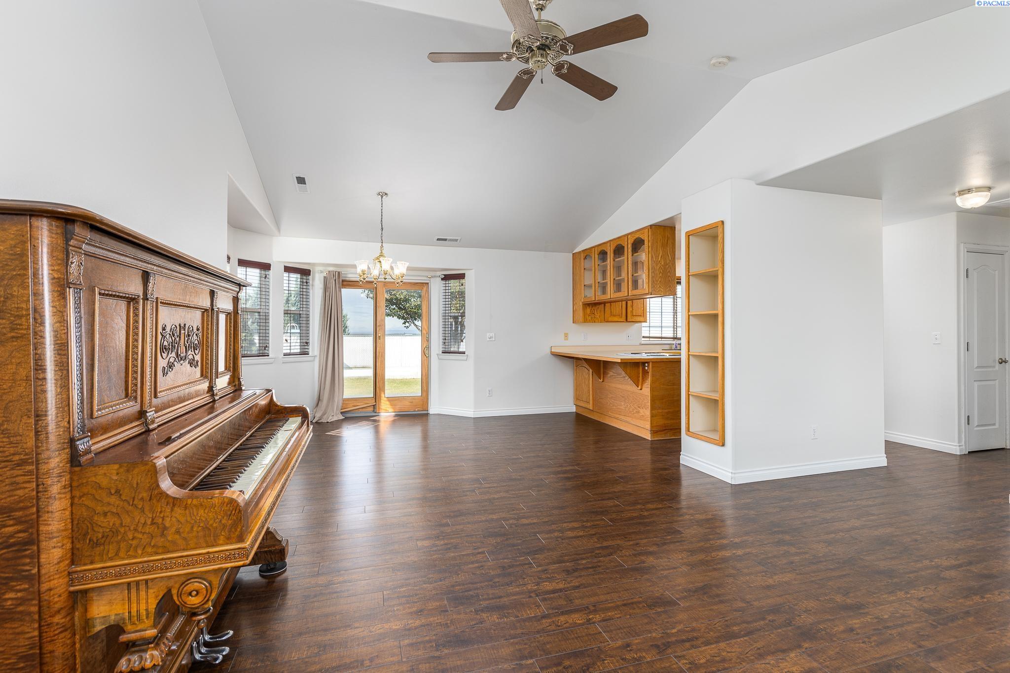 51 Meeker Road Pasco, WA 99301 - Photo 8 of 41 Gallery Image 8