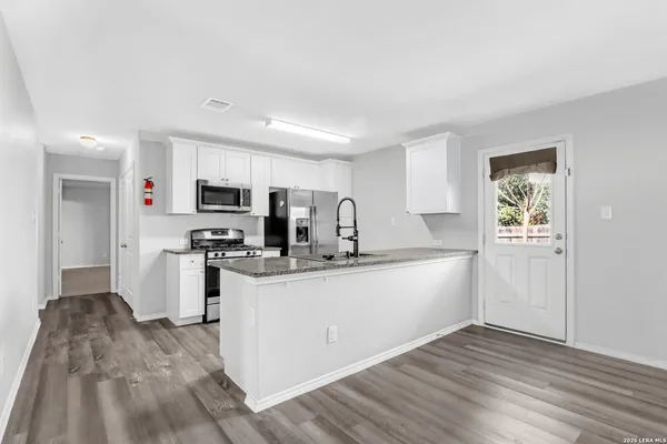 $1,740 | 5950 Lady Lane, San Antonio, TX 78242