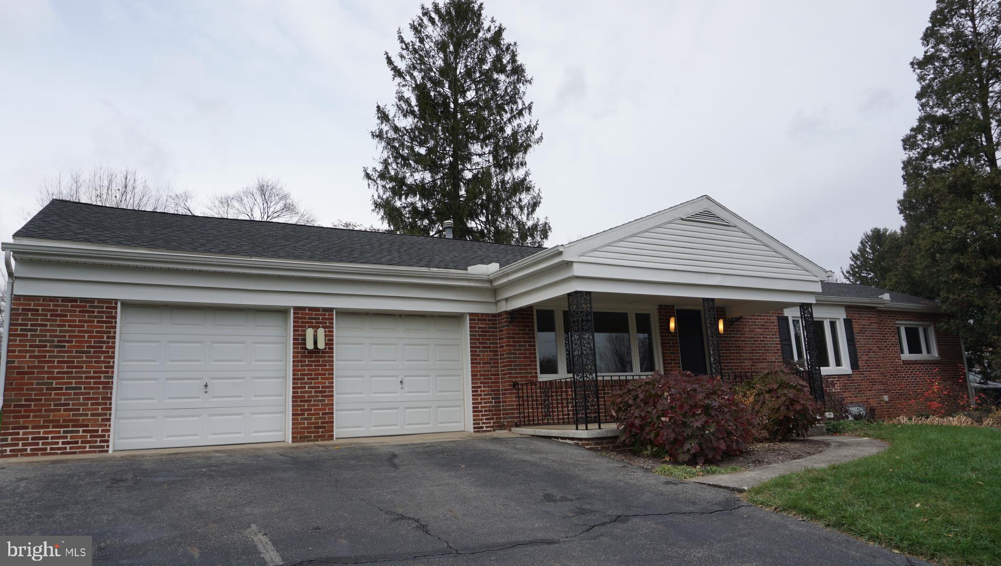 307 Hillcrest Road York, PA 17403 - Photo 1 of 21