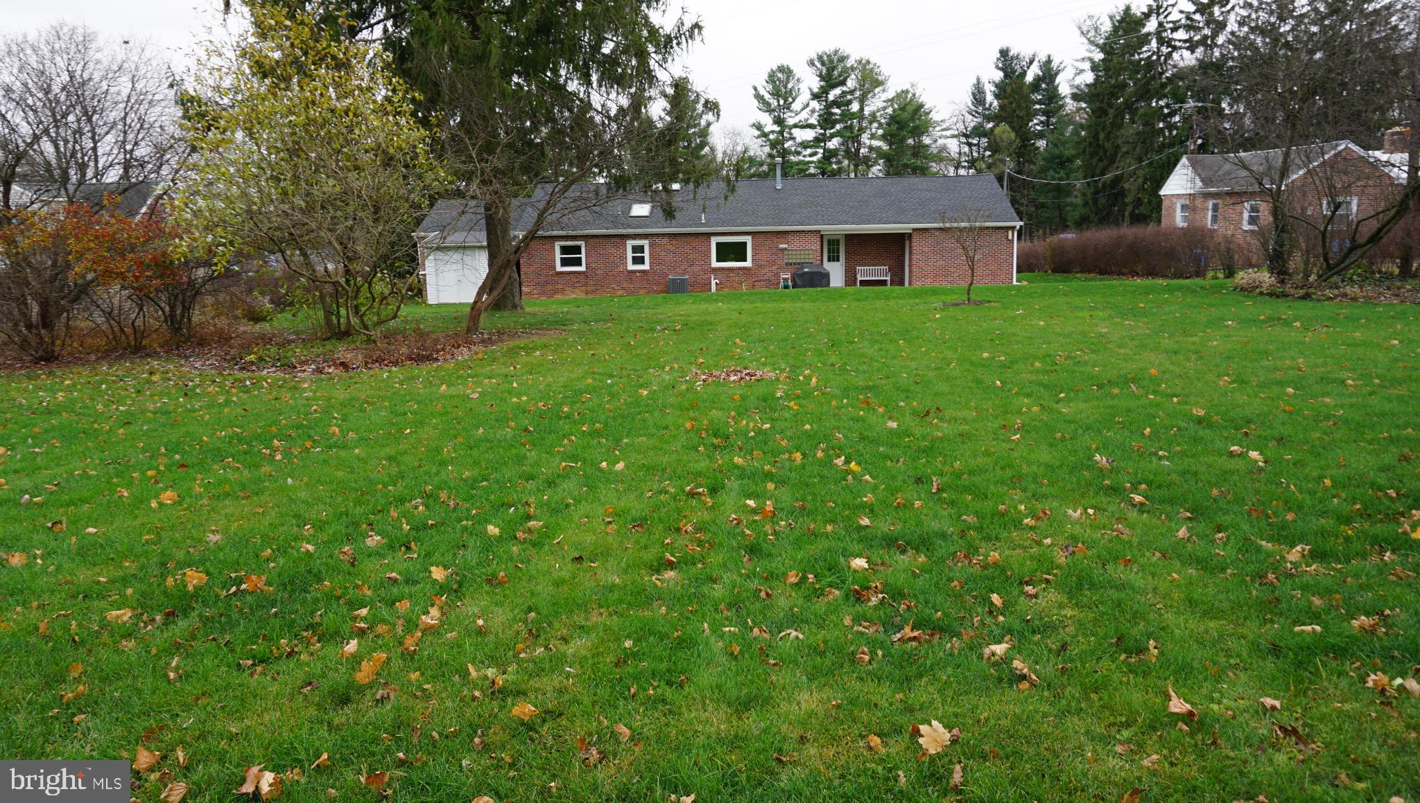 307 Hillcrest Road York, PA 17403 - Photo 4 of 21