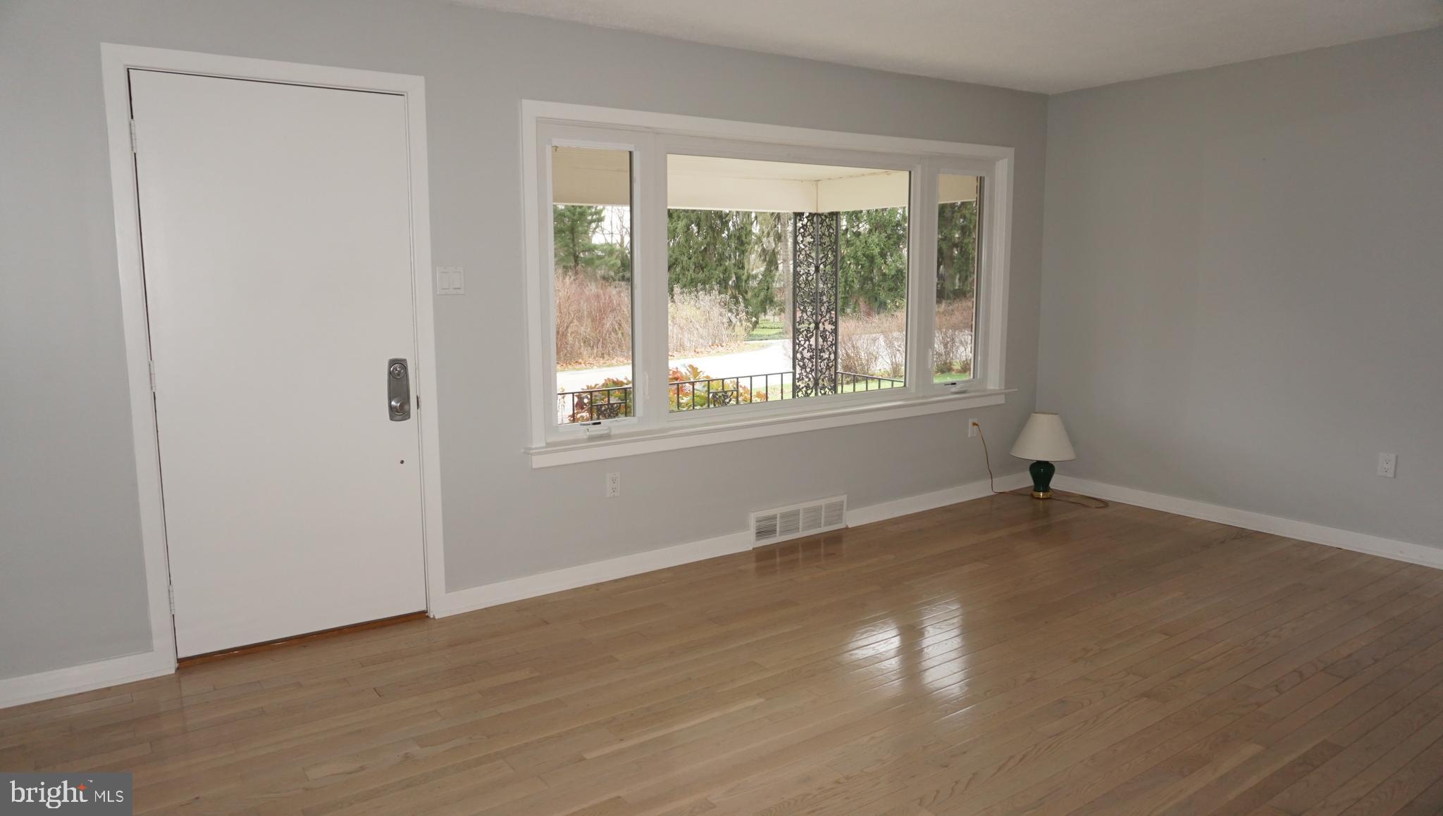 307 Hillcrest Road York, PA 17403 - Photo 7 of 21