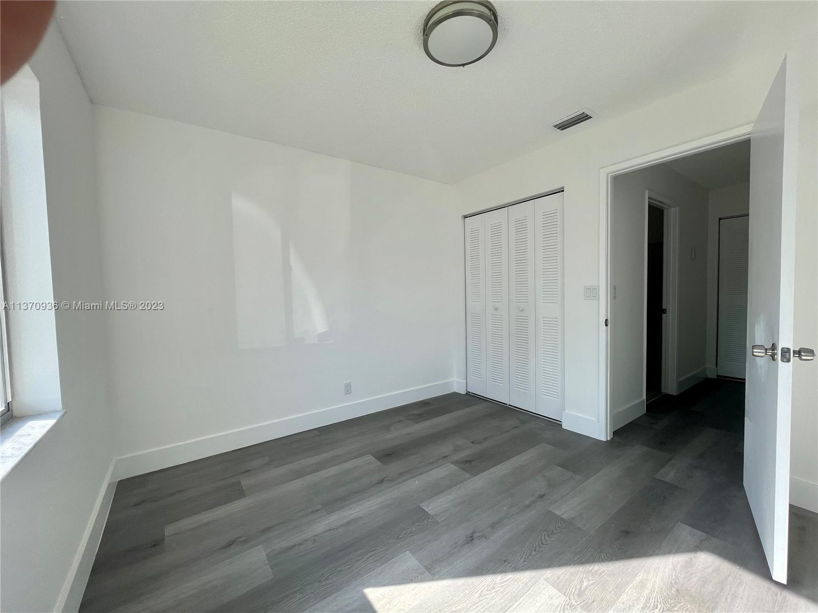 8945 Sunnywood Place Boca Raton, FL 33496 - Photo 10 of 33 Gallery Image 10