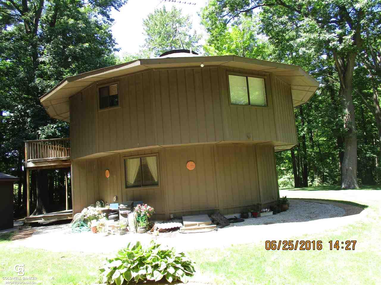 8801 Big Hand Road Columbus, MI 48063 - Photo 2 of 40 31295293-1.JPG