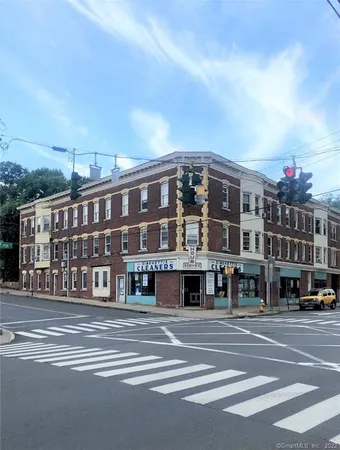 $1,600 | 70 Center Street, Unit 3, Shelton, CT 06484