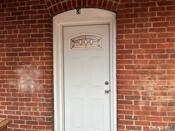 $1,600 | 70 Center Street, Unit 3, Shelton, CT 06484