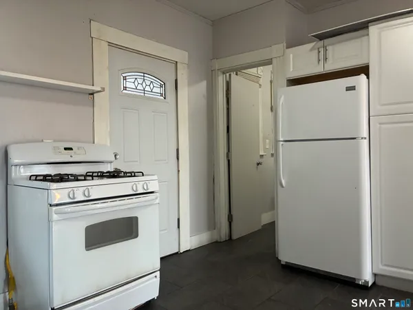 $1,600 | 70 Center Street, Unit 3, Shelton, CT 06484