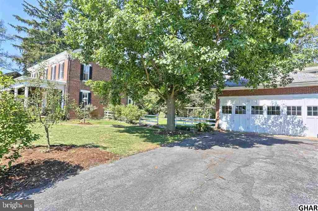 517 Pine Road Carlisle, PA 17015 - Photo 2 of 25 Gallery Image 2