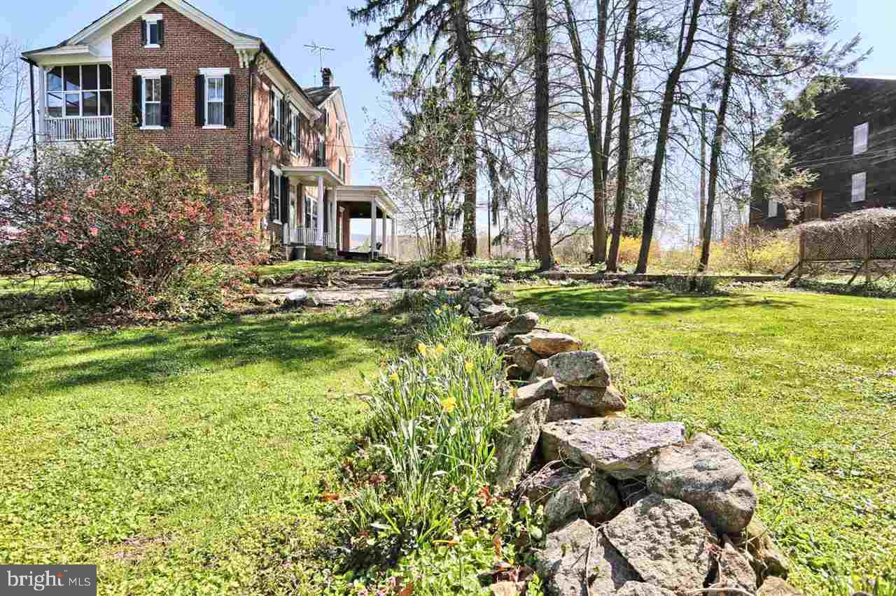 517 Pine Road Carlisle, PA 17015 - Photo 7 of 25 Gallery Image 7