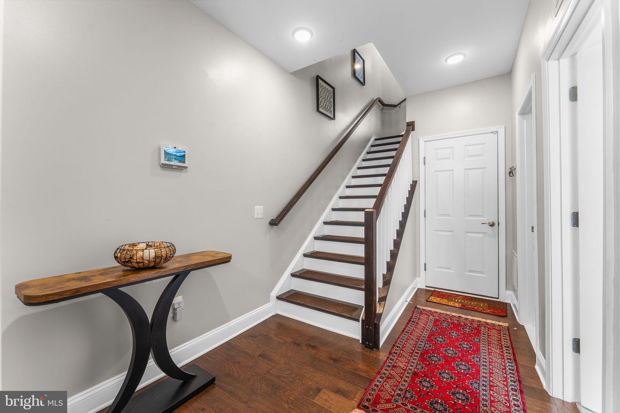 17372 Redshank Road Dumfries, VA 22026 - Photo 2 of 51 a view of a hallway with seating area