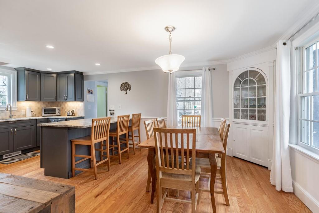 5 Hallron Road Newton, MA 02462 - Photo 11 of 34