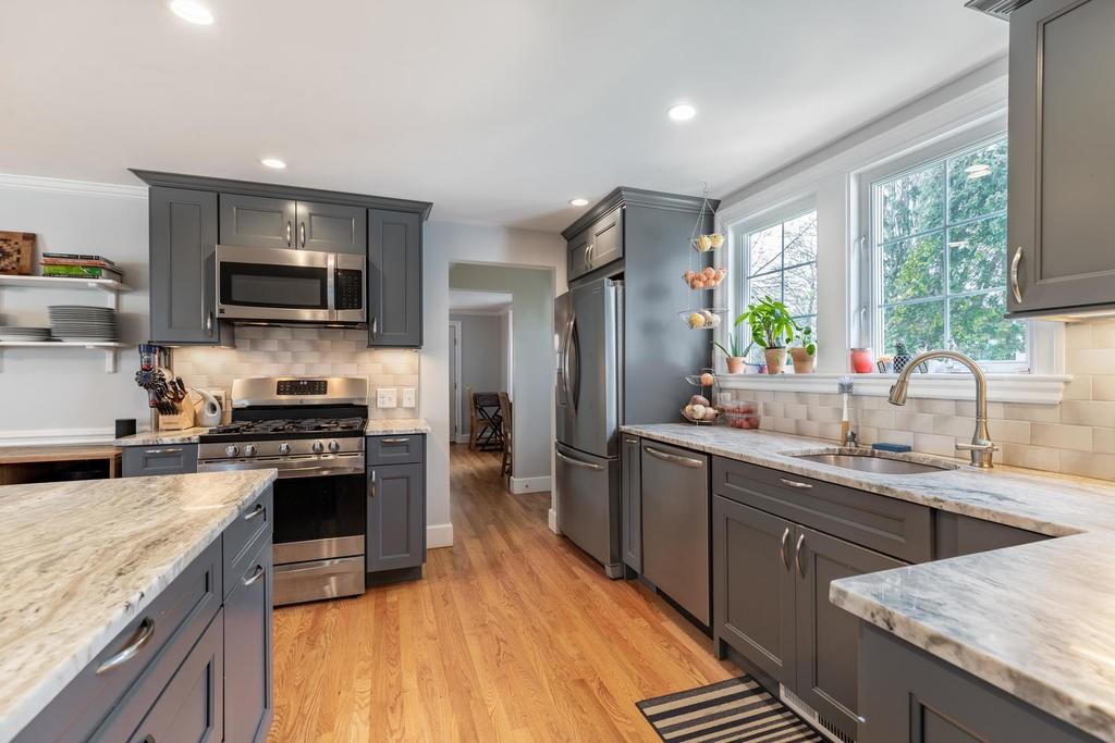 5 Hallron Road Newton, MA 02462 - Photo 15 of 34