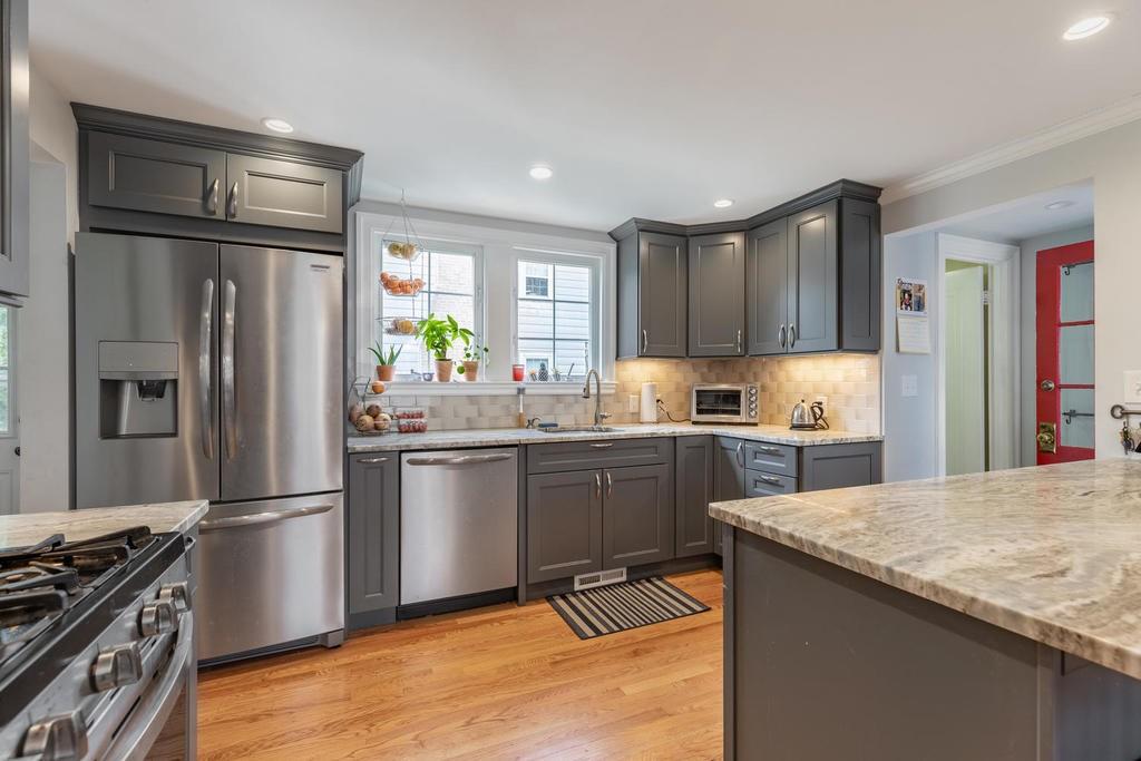 5 Hallron Road Newton, MA 02462 - Photo 16 of 34