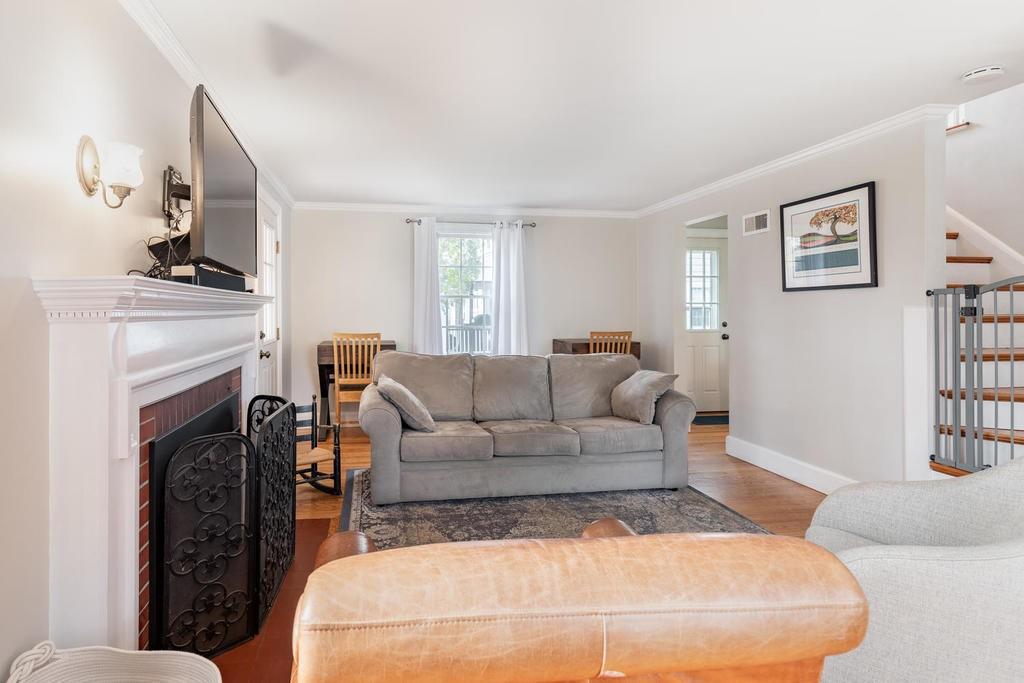 5 Hallron Road Newton, MA 02462 - Photo 7 of 34