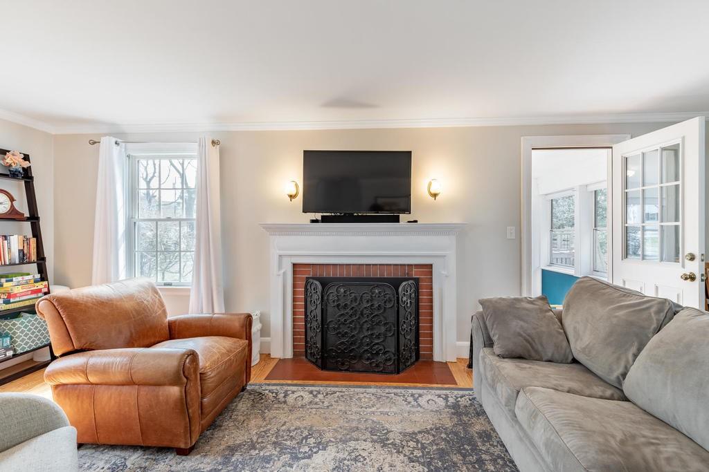 5 Hallron Road Newton, MA 02462 - Photo 9 of 34