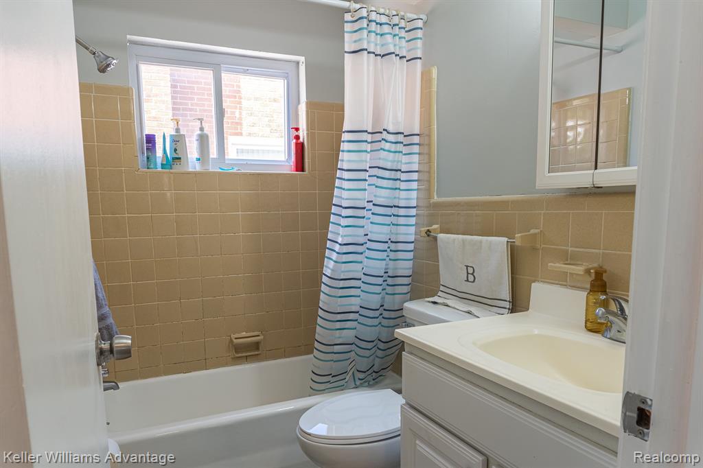 31525 Kelly Road Fraser, MI 48026 - Photo 14 of 29