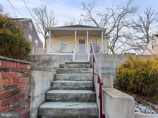 $460,000 | 310 70th Place, Capitol Heights, MD 20743