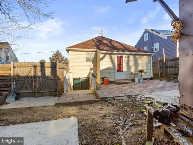 $460,000 | 310 70th Place, Capitol Heights, MD 20743