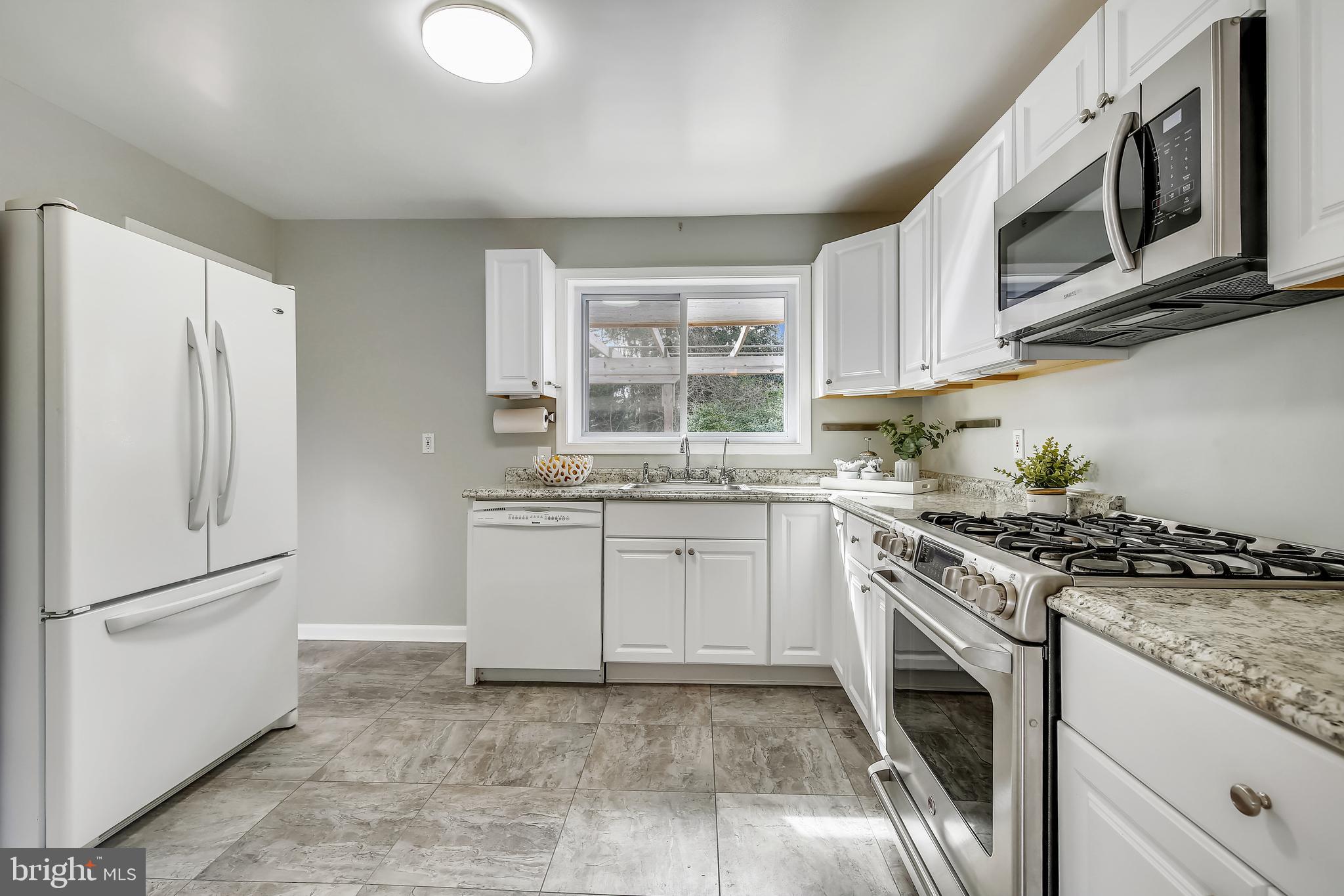 7920 Jackson Road Alexandria, VA 22308 - Photo 11 of 39 Updated Kitchen