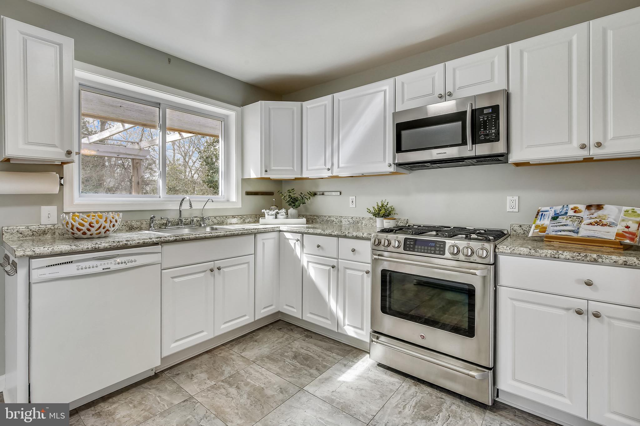 7920 Jackson Road Alexandria, VA 22308 - Photo 14 of 39 Lots of natural light