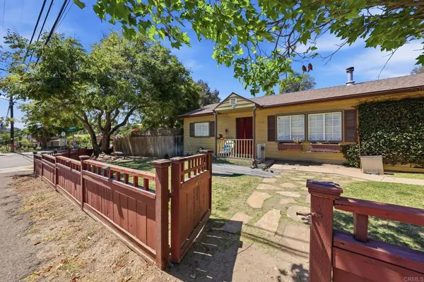 $949,900 | 916 Madera Street, San Diego, CA 92114