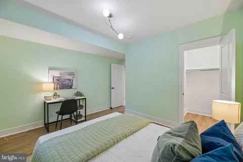 $2,400,000 | 2336 North Oak Street, Falls Church, VA 22046