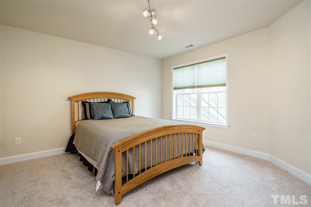 11553 Auldbury Way Raleigh, NC 27617 - Photo 15 of 30 Gallery Image 15