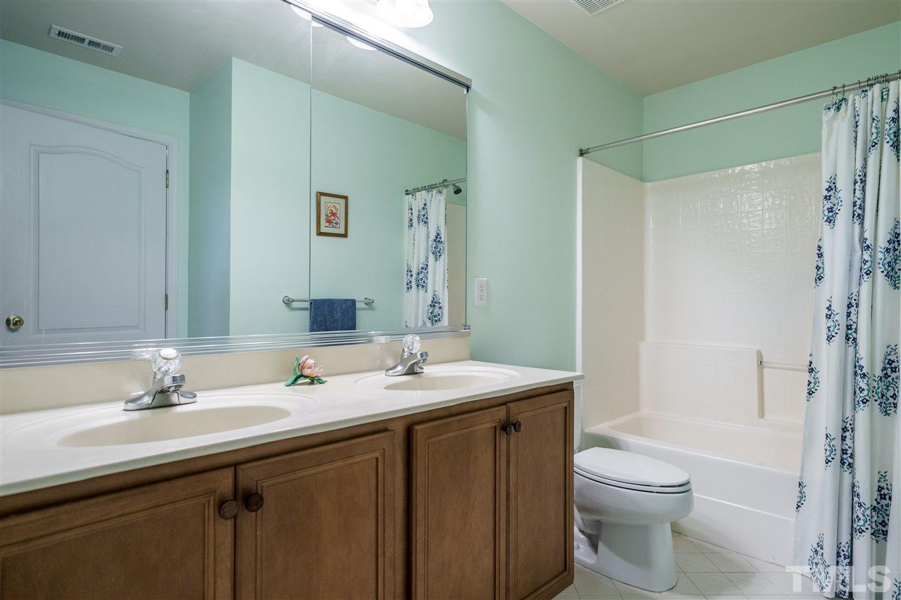 11553 Auldbury Way Raleigh, NC 27617 - Photo 16 of 30 Gallery Image 16