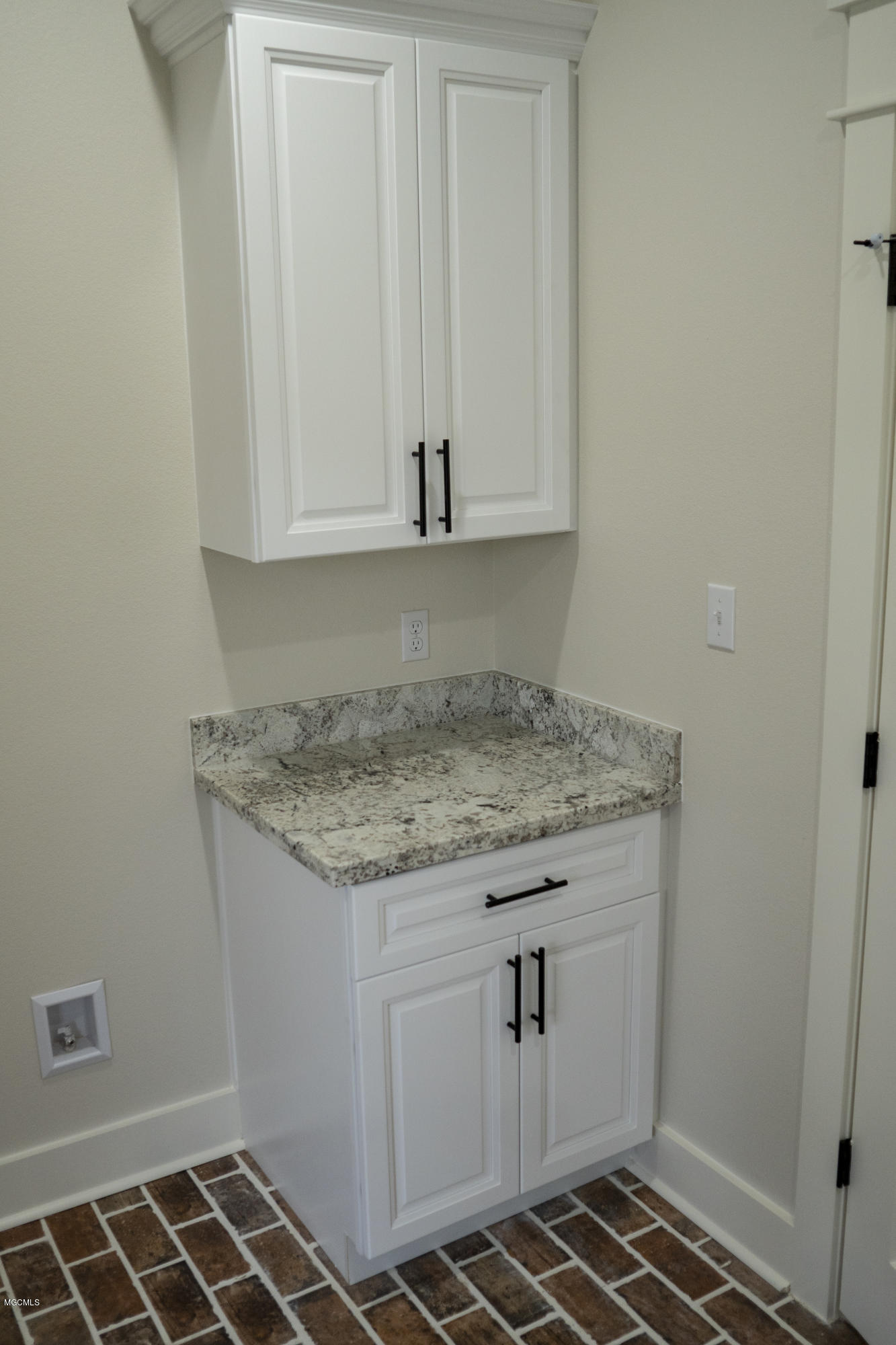 1295 Firetower Road Kiln, MS 39556 - Photo 14 of 35 laundry2