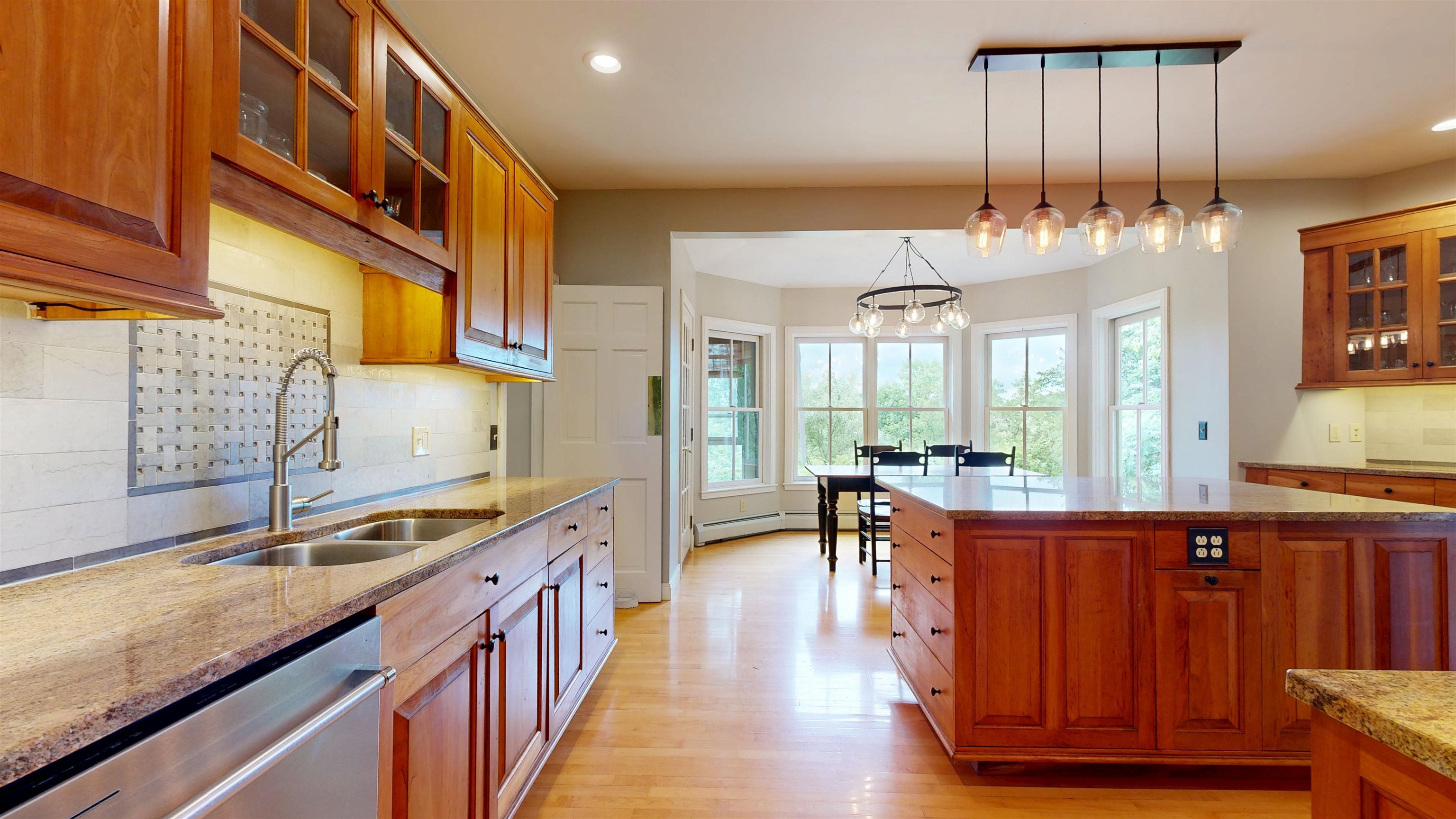 440 Haymaker Road Charlotte, VT 05445 - Photo 4 of 37
