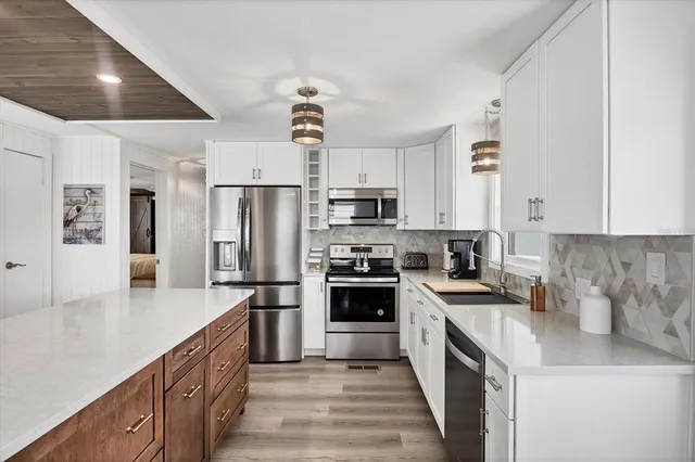 $394,000 | 2209 Iowa Avenue, Bradenton, FL 34207