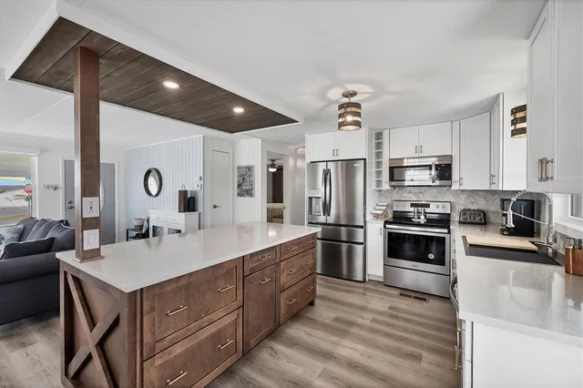 $394,000 | 2209 Iowa Avenue, Bradenton, FL 34207