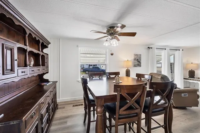 $394,000 | 2209 Iowa Avenue, Bradenton, FL 34207