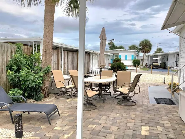 $394,000 | 2209 Iowa Avenue, Bradenton, FL 34207