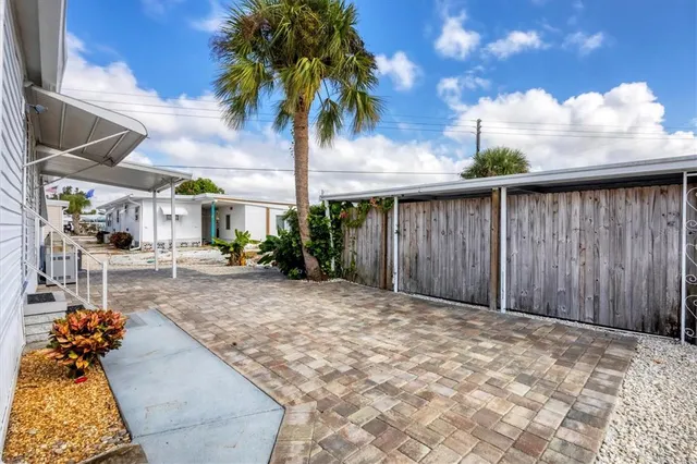 $394,000 | 2209 Iowa Avenue, Bradenton, FL 34207