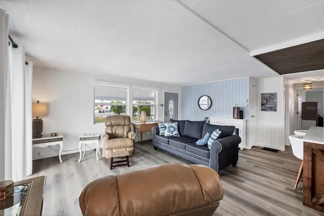 $394,000 | 2209 Iowa Avenue, Bradenton, FL 34207