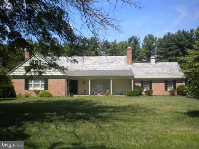 2216 Boxmere Road Lutherville-Timonium, MD 21093 - Photo 8 of 30 Exterior (Front)